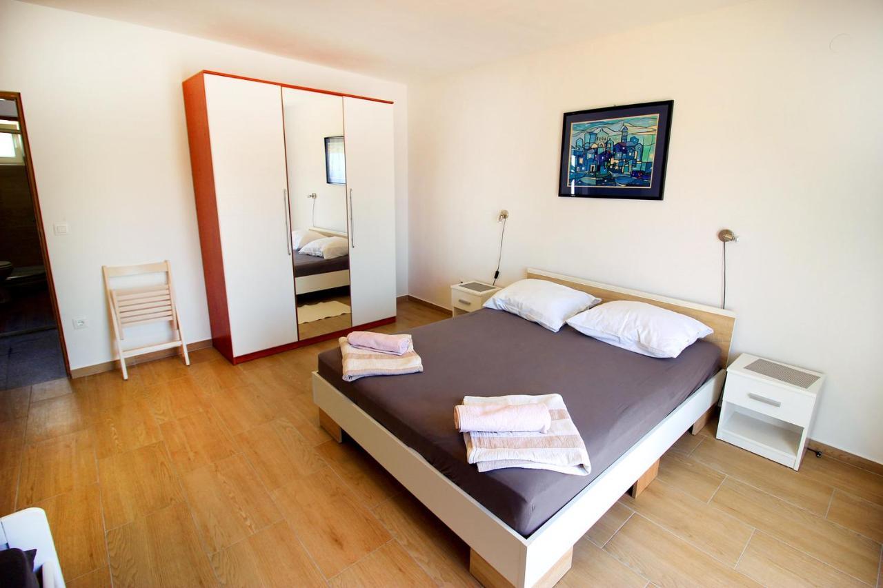 The Peaceful Vacation Appartement Metajna Buitenkant foto
